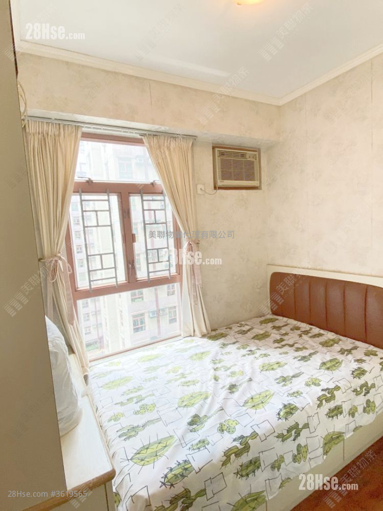 Greenpark Villa Sell 3 Bedrooms , 2 Bathrooms 716 ft² Greenpark Villa Sell 3 Bedrooms , 2 Bathrooms 716 ft²