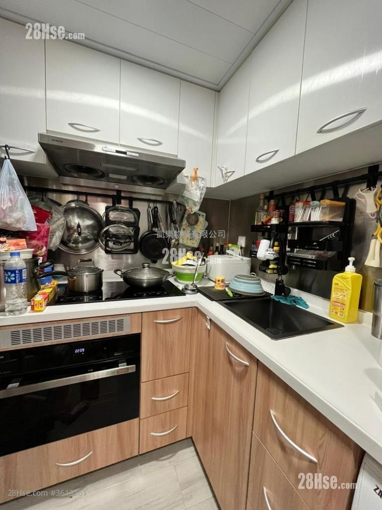Choi Hing Court Sell 2 Bedrooms , 1 Bathroom 385 ft² Choi Hing Court Sell 2 Bedrooms , 1 Bathroom 385 ft²