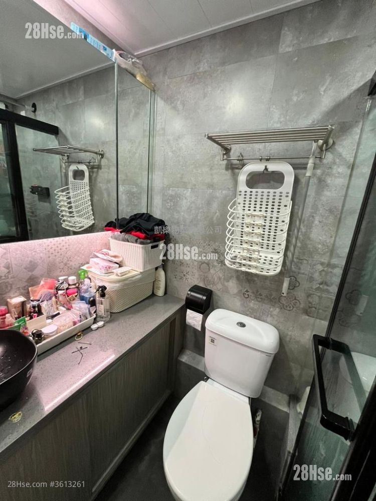 Choi Hing Court Sell 2 Bedrooms , 1 Bathroom 385 ft² Choi Hing Court Sell 2 Bedrooms , 1 Bathroom 385 ft²