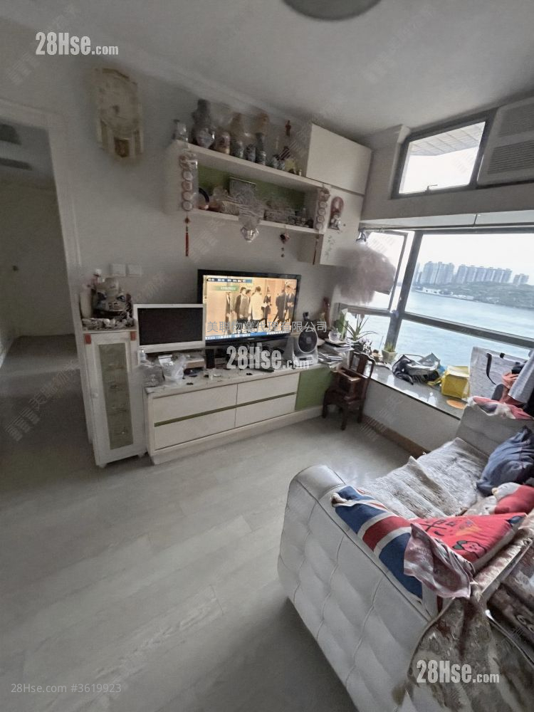 Sea Crest Villa Sell 3 Bedrooms 632 ft²