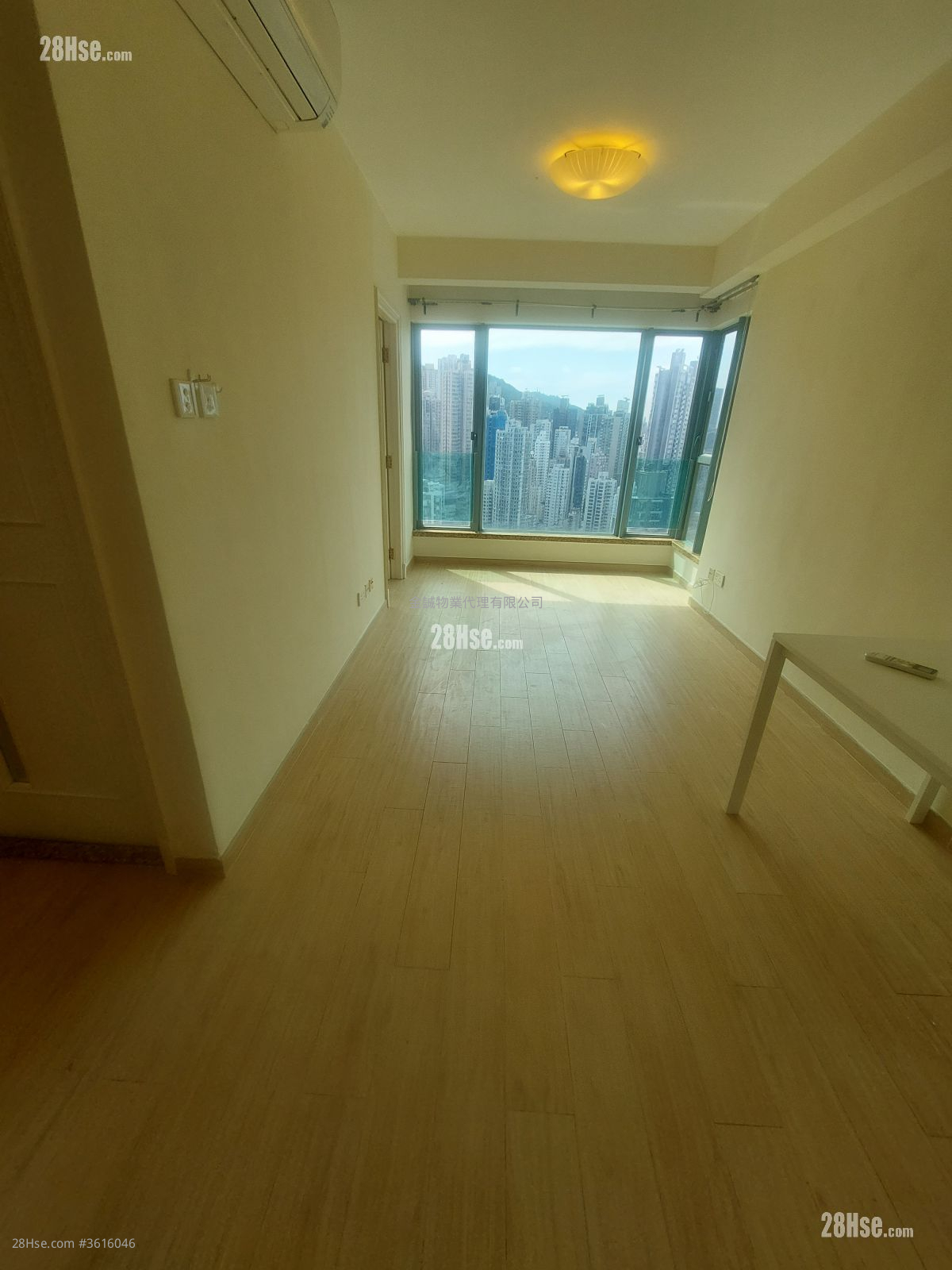Queen's Terrace Rental 2 Bedrooms , 1 Bathroom 411 ft² Queen's Terrace Rental 2 Bedrooms , 1 Bathroom 411 ft²
