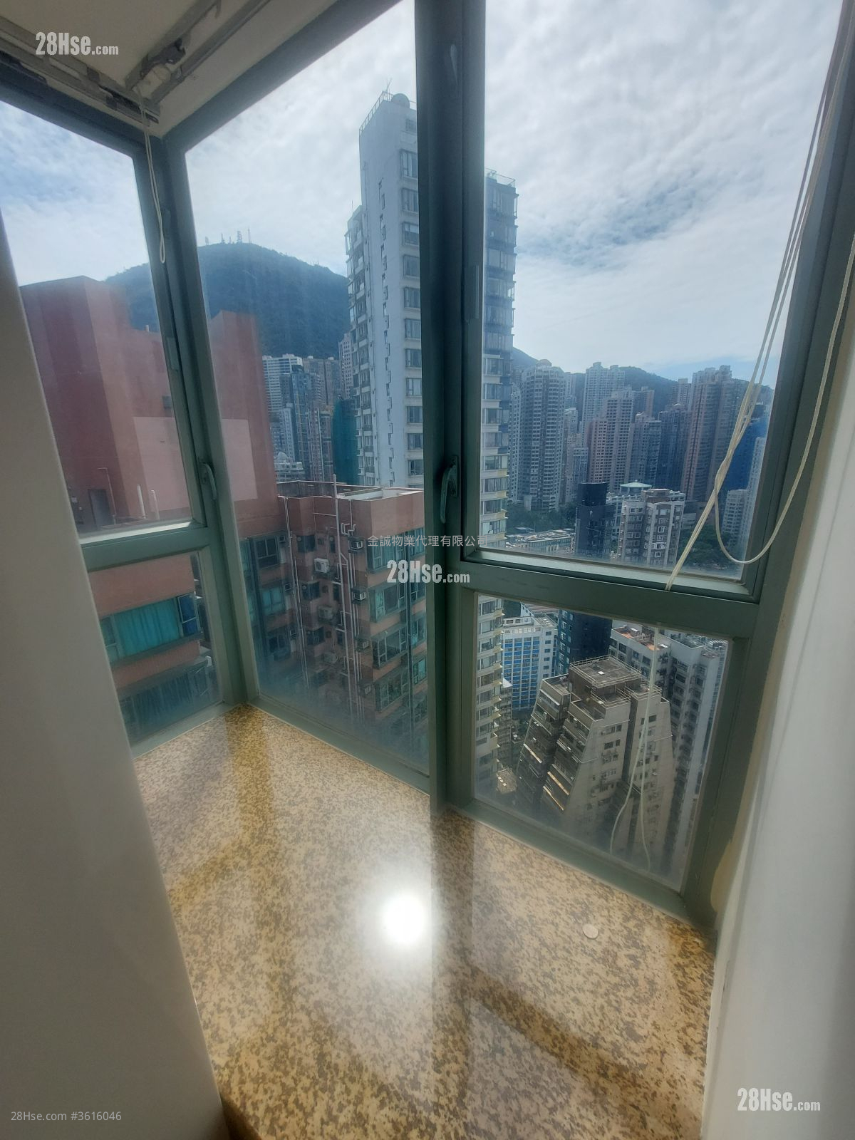 Queen's Terrace Rental 2 Bedrooms , 1 Bathroom 411 ft² Queen's Terrace Rental 2 Bedrooms , 1 Bathroom 411 ft²