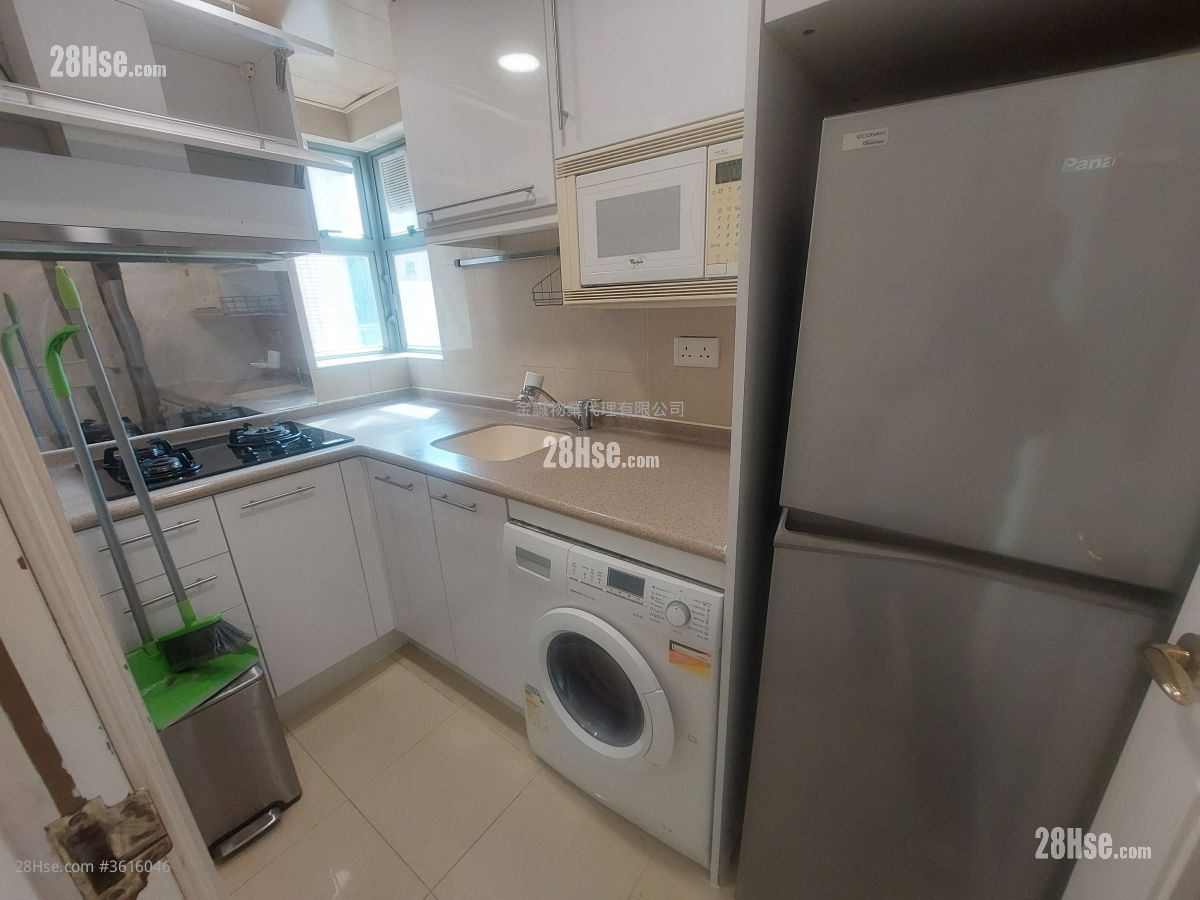 Queen's Terrace Rental 2 Bedrooms , 1 Bathroom 411 ft² Queen's Terrace Rental 2 Bedrooms , 1 Bathroom 411 ft²