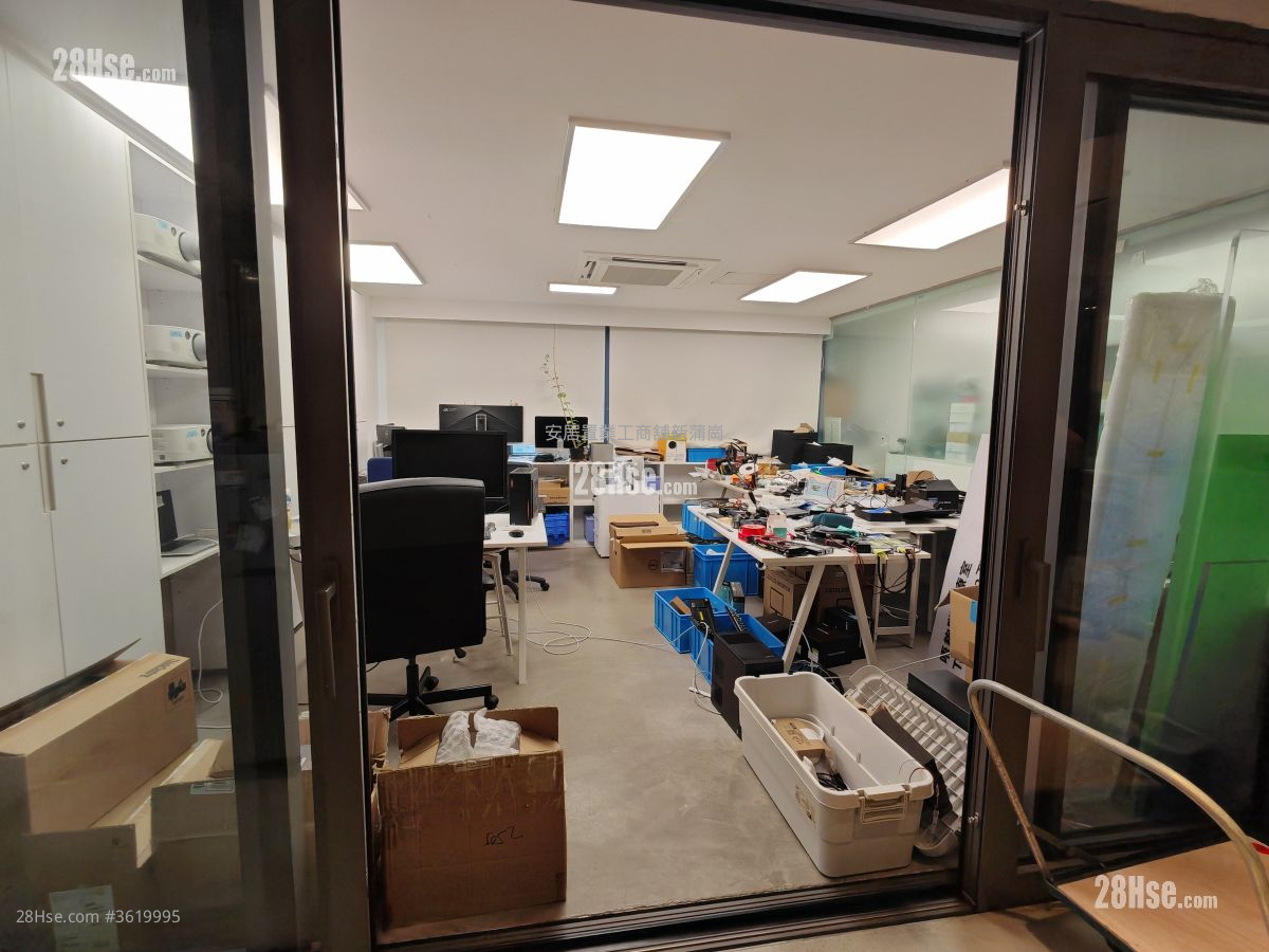 Galaxy Factory Building Rental 3 Bedrooms , 2 Toilets 2,600 ft² Galaxy Factory Building Rental 3 Bedrooms , 2 Toilets 2,600 ft²