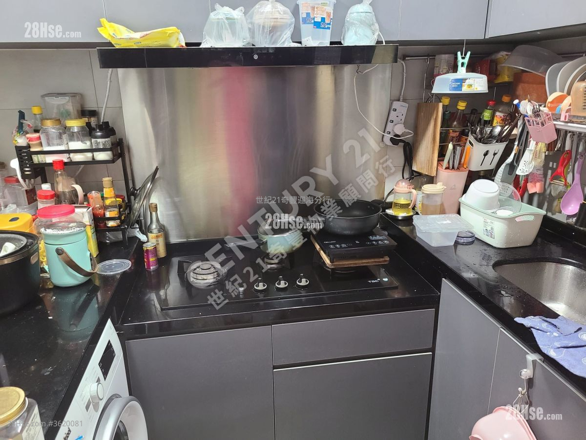 Kam Fung Court Sell 2 Bedrooms , 1 Bathroom 540 ft² Kam Fung Court Sell 2 Bedrooms , 1 Bathroom 540 ft²