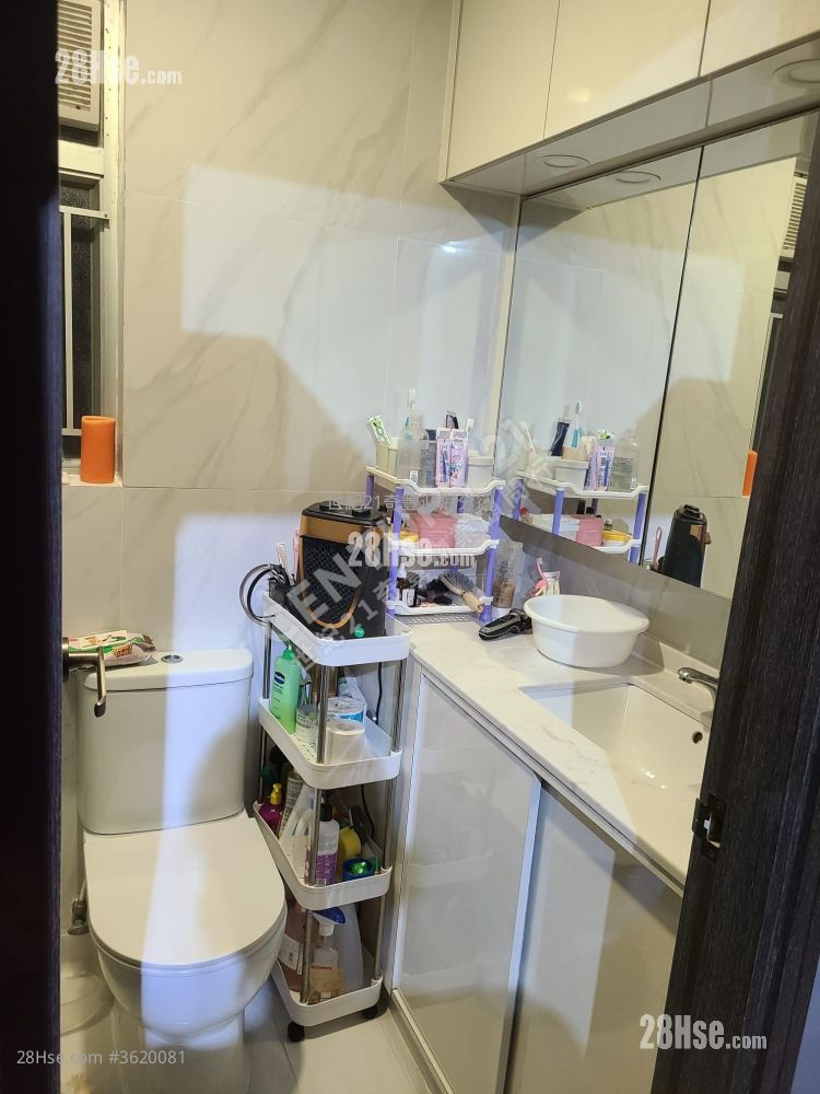 Kam Fung Court Sell 2 Bedrooms , 1 Bathroom 540 ft² Kam Fung Court Sell 2 Bedrooms , 1 Bathroom 540 ft²