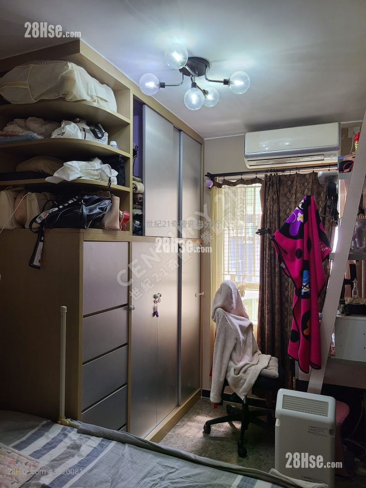 Kam Fung Court Sell 2 Bedrooms , 1 Bathroom 540 ft² Kam Fung Court Sell 2 Bedrooms , 1 Bathroom 540 ft²