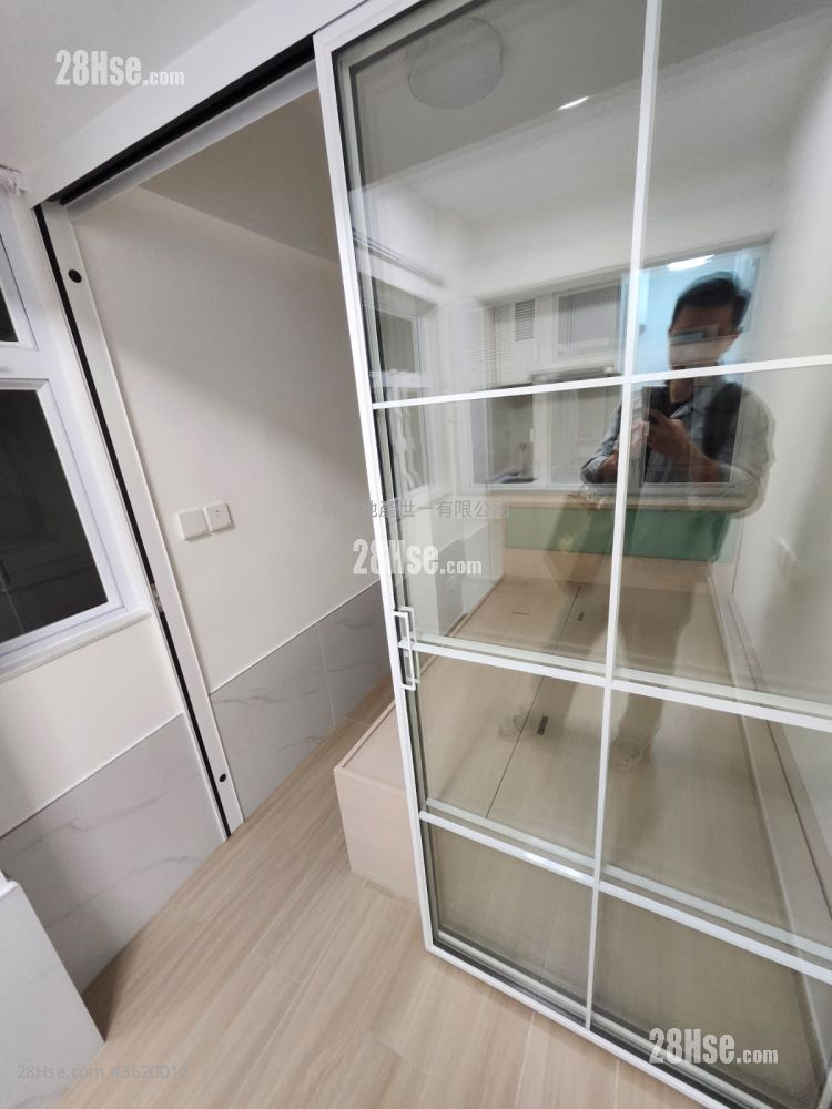 Man Fai Building Rental 1 Bedroom , 1 Bathroom 170 ft²
