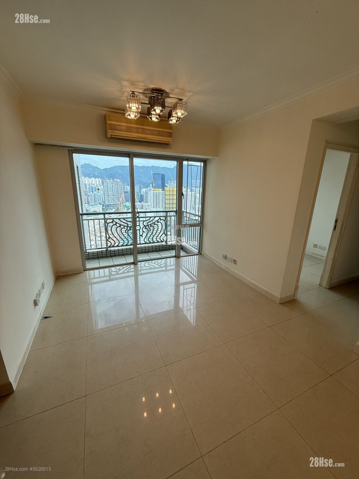 Sky Tower Rental 521 ft² Sky Tower Rental 521 ft²