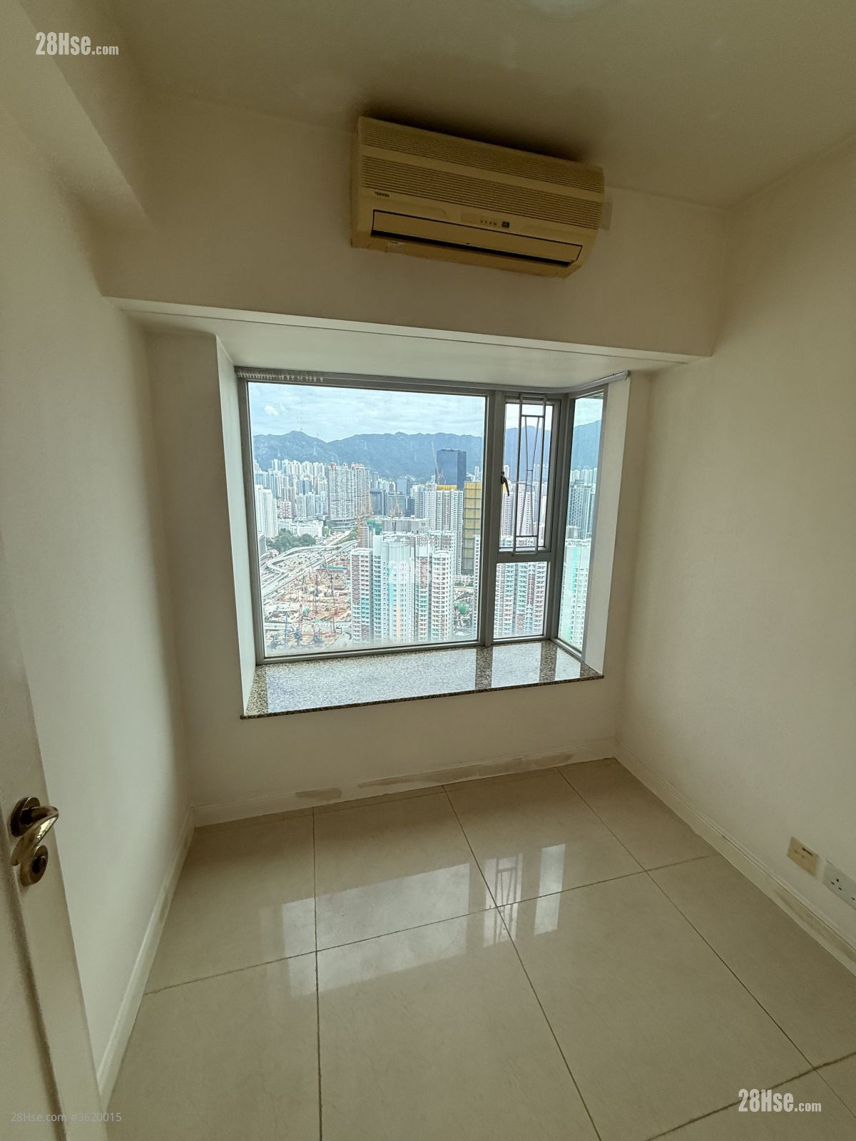 Sky Tower Rental 521 ft² Sky Tower Rental 521 ft²