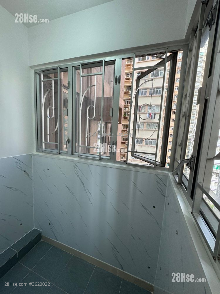 Universal Towers Rental 3 Bedrooms , 1 Bathroom 684 ft² Universal Towers Rental 3 Bedrooms , 1 Bathroom 684 ft²