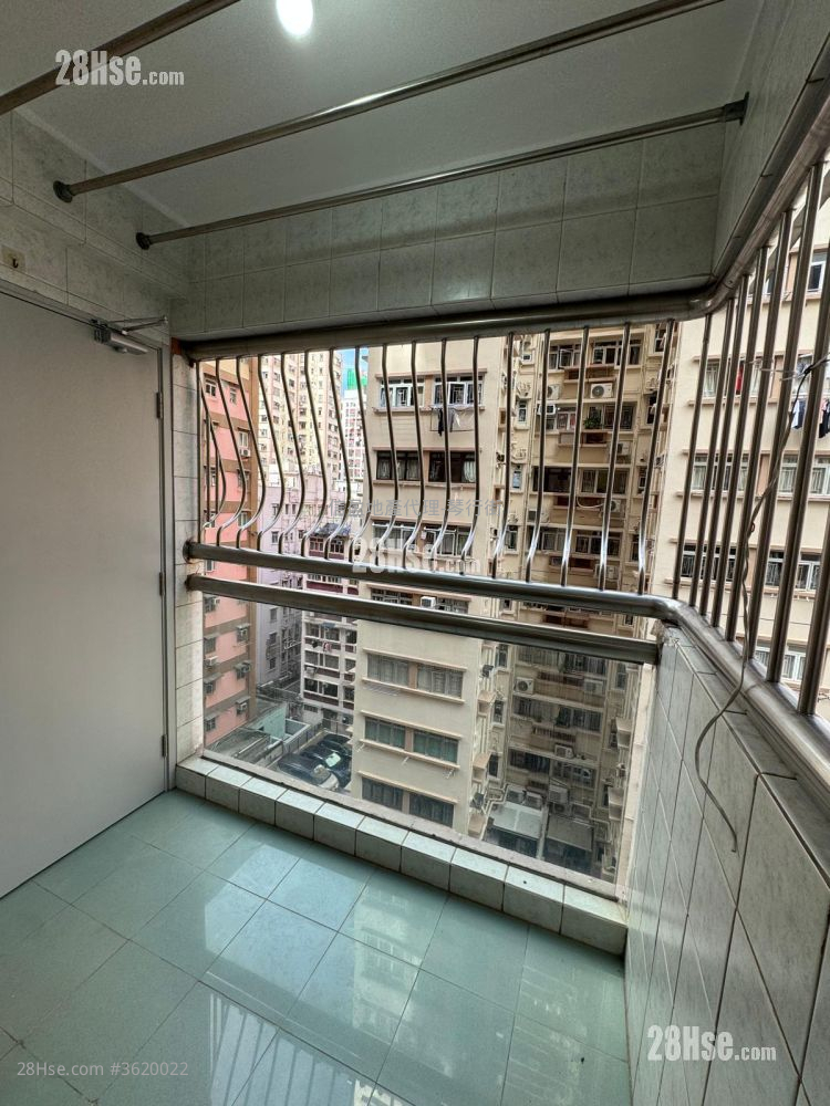 Universal Towers Rental 3 Bedrooms , 1 Bathroom 684 ft² Universal Towers Rental 3 Bedrooms , 1 Bathroom 684 ft²