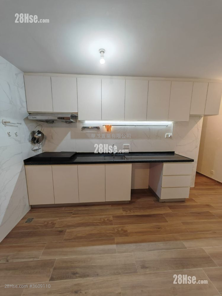 Village Rental 2 Bedrooms , 1 Bathroom 600 ft² Village Rental 2 Bedrooms , 1 Bathroom 600 ft²