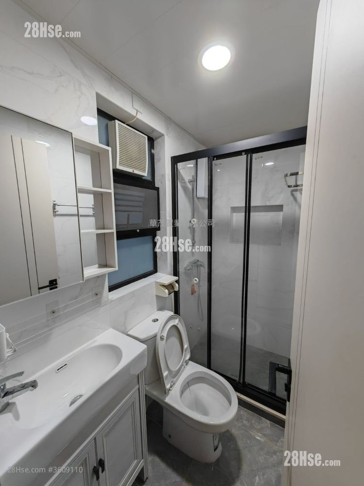 Village Rental 2 Bedrooms , 1 Bathroom 600 ft² Village Rental 2 Bedrooms , 1 Bathroom 600 ft²