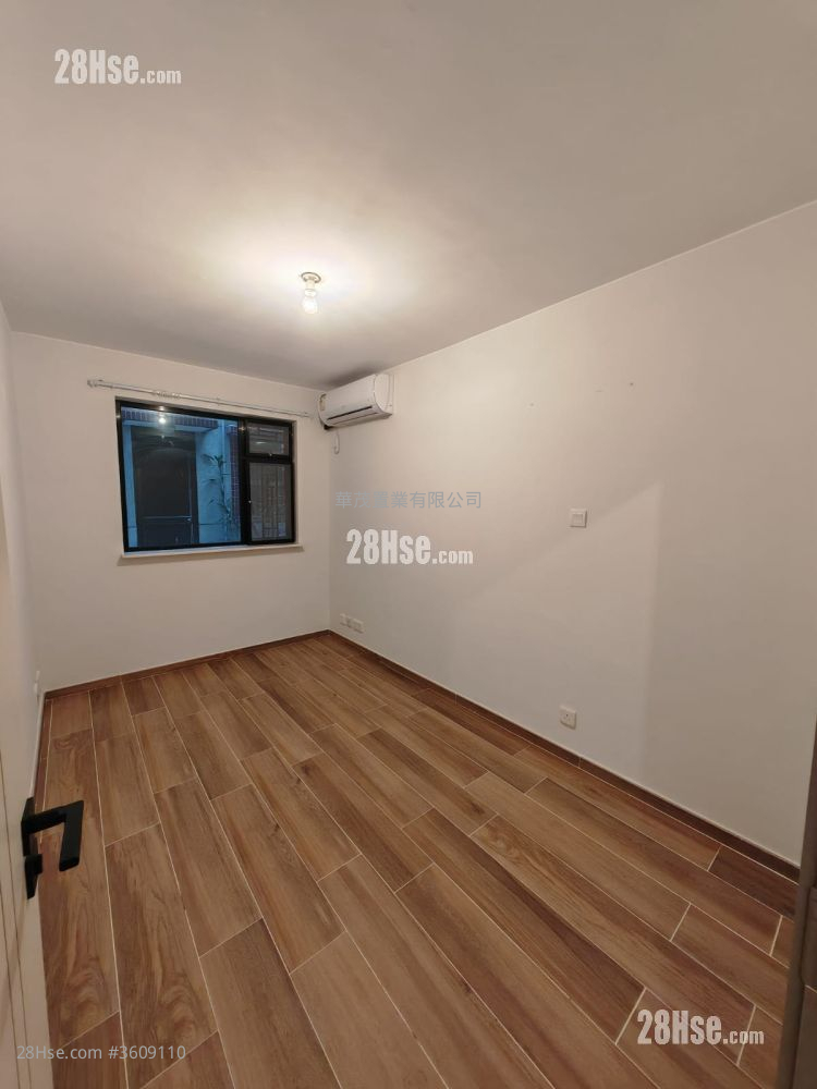 Village Rental 2 Bedrooms , 1 Bathroom 600 ft² Village Rental 2 Bedrooms , 1 Bathroom 600 ft²