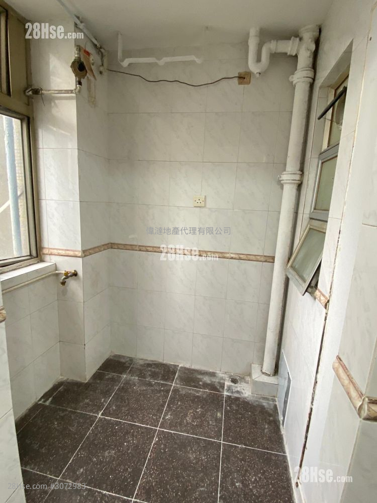 Choi Po Court Rental 2 Bedrooms , 1 Bathroom 438 ft² Choi Po Court Rental 2 Bedrooms , 1 Bathroom 438 ft²