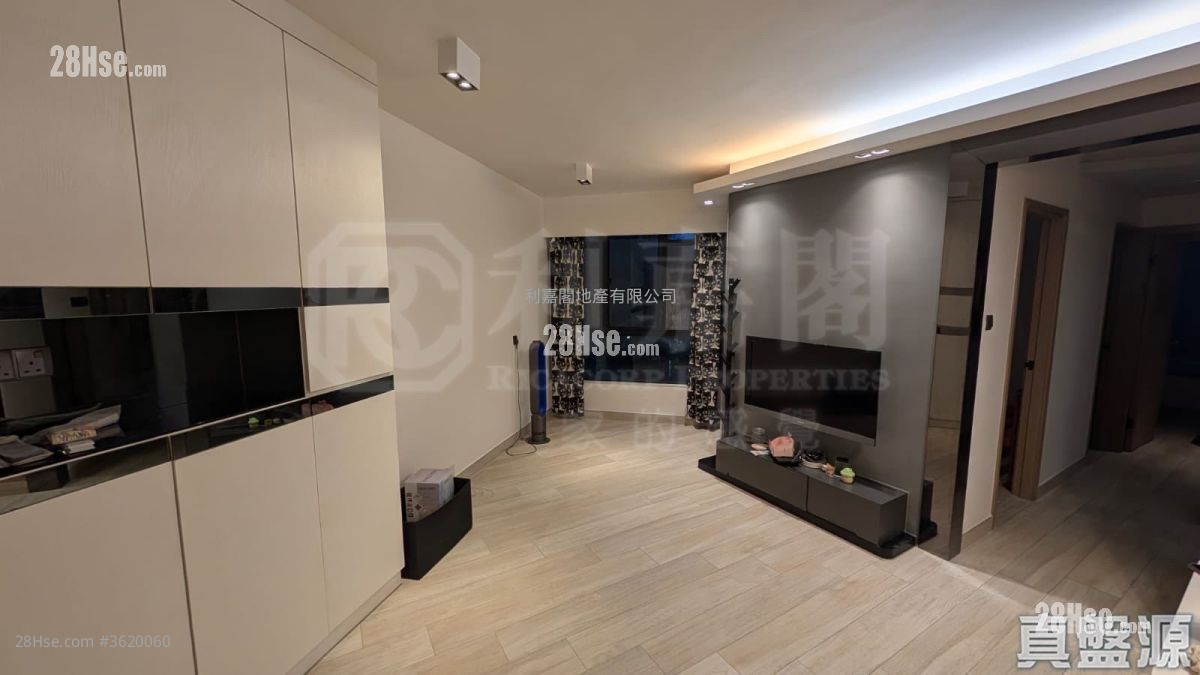 Park Royale Sell 3 Bedrooms 553 ft² Park Royale Sell 3 Bedrooms 553 ft²