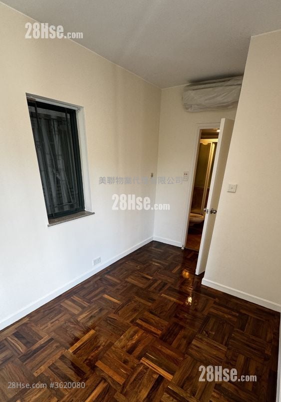 The Metro City Rental 3 Bedrooms , 2 Bathrooms 646 ft² The Metro City Rental 3 Bedrooms , 2 Bathrooms 646 ft²