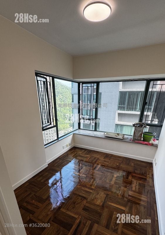 The Metro City Rental 3 Bedrooms , 2 Bathrooms 646 ft² The Metro City Rental 3 Bedrooms , 2 Bathrooms 646 ft²
