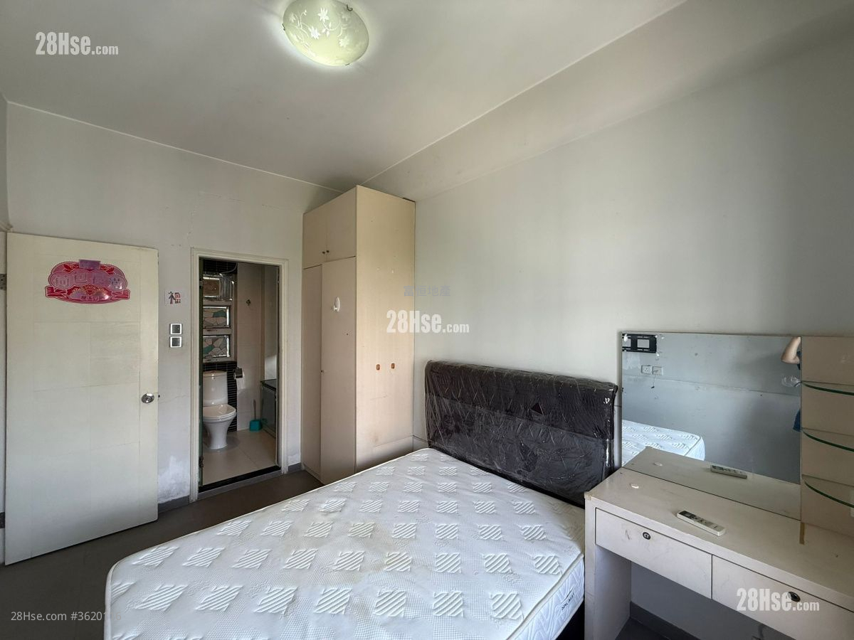 Whampoa Garden Sell 4 Bedrooms , 2 Bathrooms 729 ft² Whampoa Garden Sell 4 Bedrooms , 2 Bathrooms 729 ft²