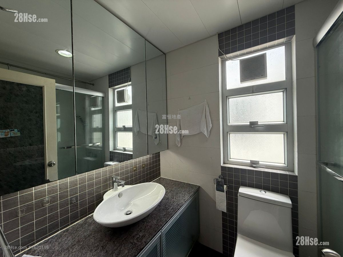 Whampoa Garden Sell 4 Bedrooms , 2 Bathrooms 729 ft² Whampoa Garden Sell 4 Bedrooms , 2 Bathrooms 729 ft²
