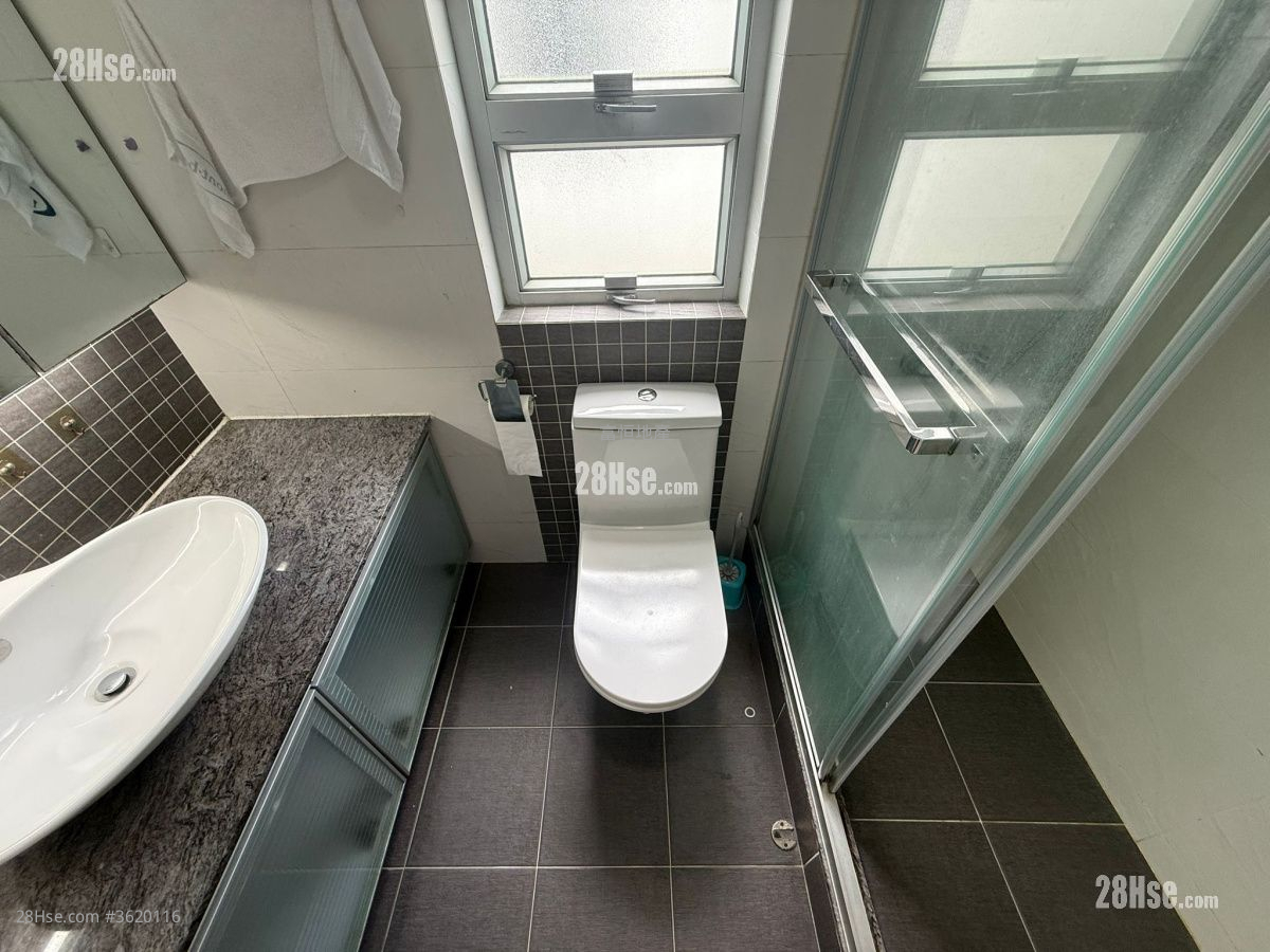 Whampoa Garden Sell 4 Bedrooms , 2 Bathrooms 729 ft² Whampoa Garden Sell 4 Bedrooms , 2 Bathrooms 729 ft²