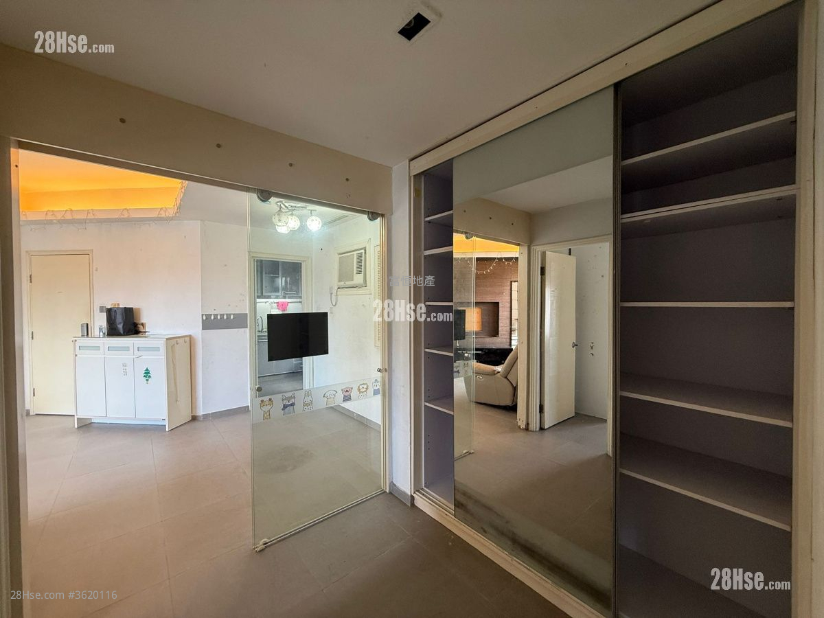 Whampoa Garden Sell 4 Bedrooms , 2 Bathrooms 729 ft² Whampoa Garden Sell 4 Bedrooms , 2 Bathrooms 729 ft²