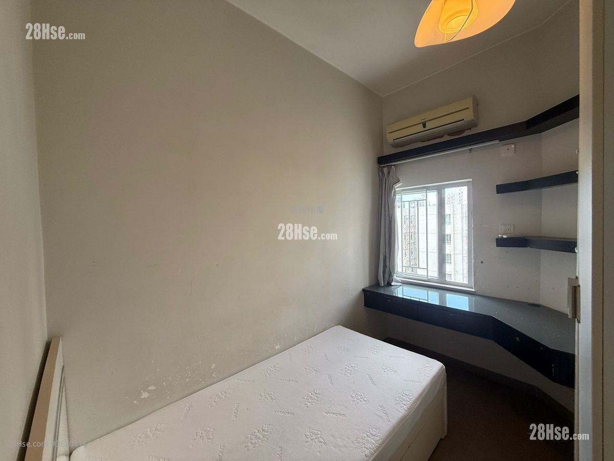 Whampoa Garden Sell 4 Bedrooms , 2 Bathrooms 729 ft² Whampoa Garden Sell 4 Bedrooms , 2 Bathrooms 729 ft²