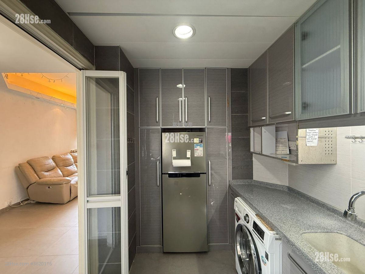 Whampoa Garden Sell 4 Bedrooms , 2 Bathrooms 729 ft² Whampoa Garden Sell 4 Bedrooms , 2 Bathrooms 729 ft²