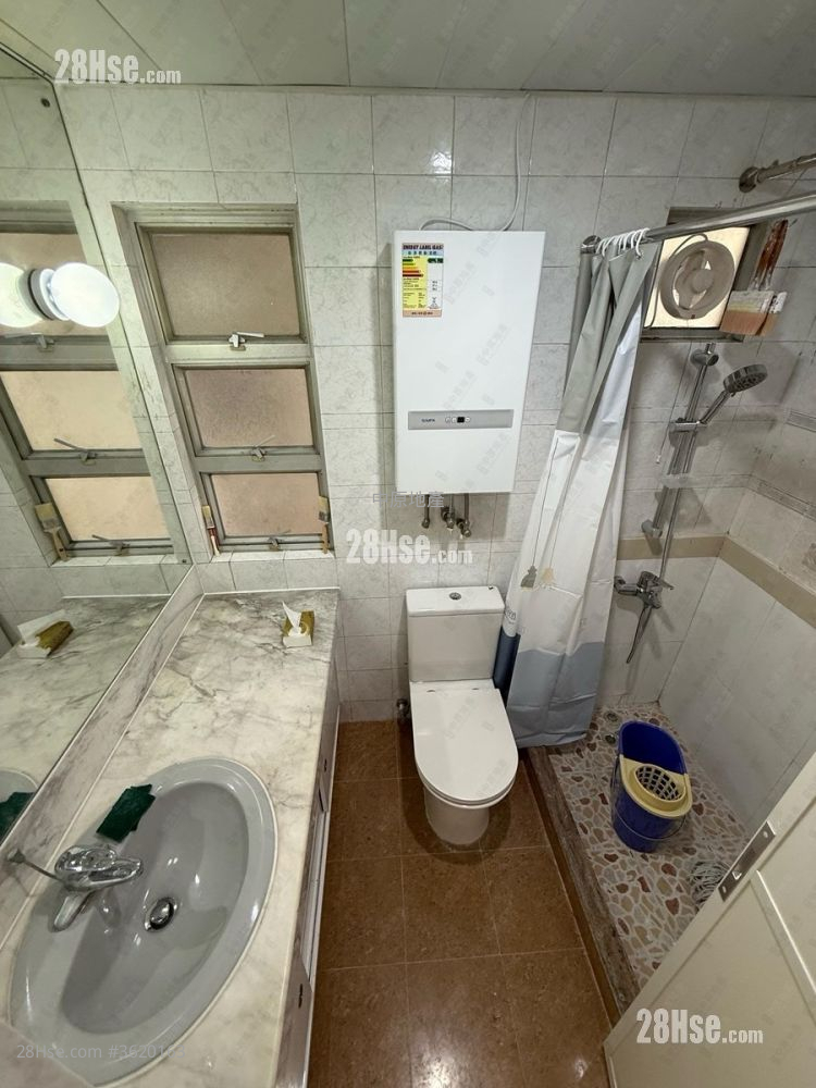 Kingswood Villas Rental 3 Bedrooms , 1 Bathroom 551 ft² Kingswood Villas Rental 3 Bedrooms , 1 Bathroom 551 ft²