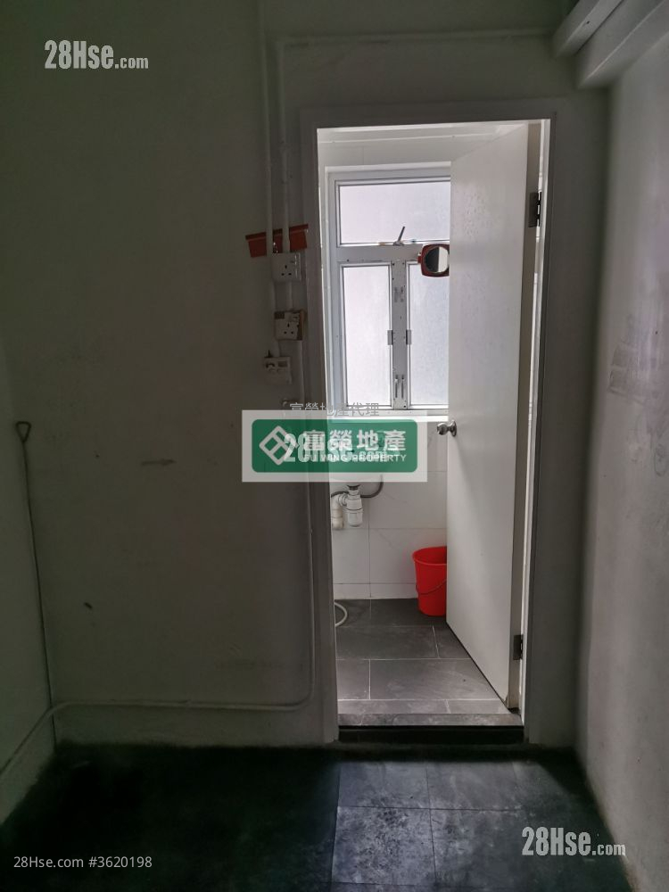 52 Sai Yeung Choi Street South Street  Rental Studio , 1 Bathroom 598 ft² 52 Sai Yeung Choi Street South Street  Rental Studio , 1 Bathroom 598 ft²