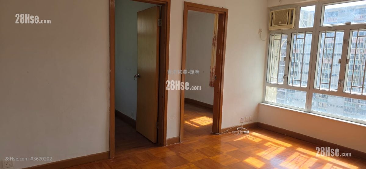 Shun Chi Court Sell 2 Bedrooms , 1 Bathroom 477 ft²