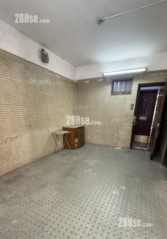 Man Wai Building Sell 2 Bedrooms , 1 Bathroom 510 ft² Man Wai Building Sell 2 Bedrooms , 1 Bathroom 510 ft²