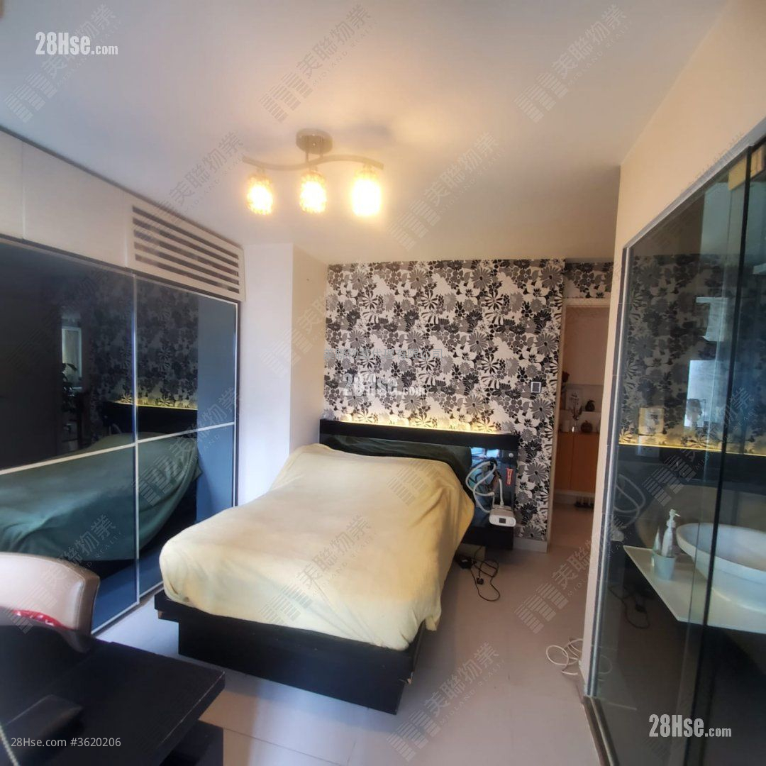 Mei Foo Sun Chuen Sell 3 Bedrooms , 3 Bathrooms 588 ft² Mei Foo Sun Chuen Sell 3 Bedrooms , 3 Bathrooms 588 ft²