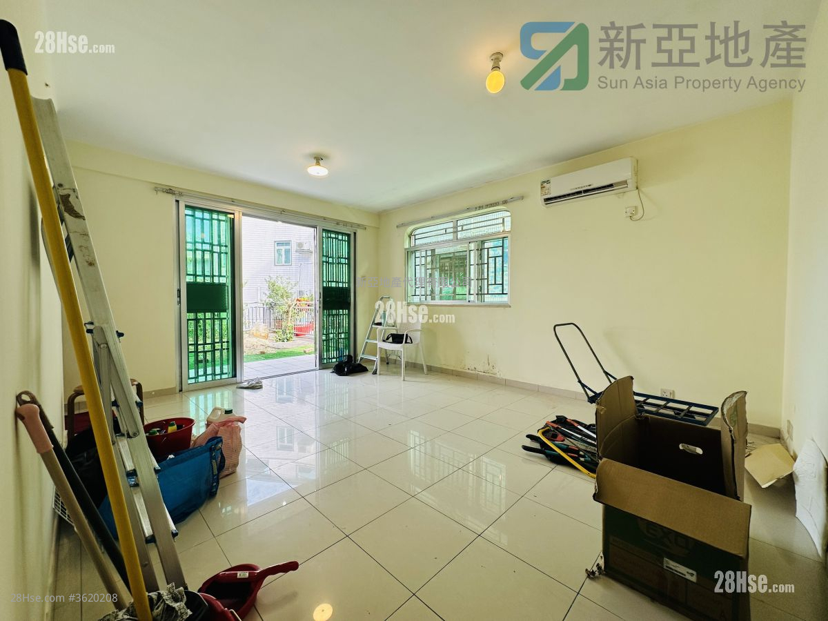 Village Rental 3 Bedrooms , 2 Bathrooms Village Rental 3 Bedrooms , 2 Bathrooms