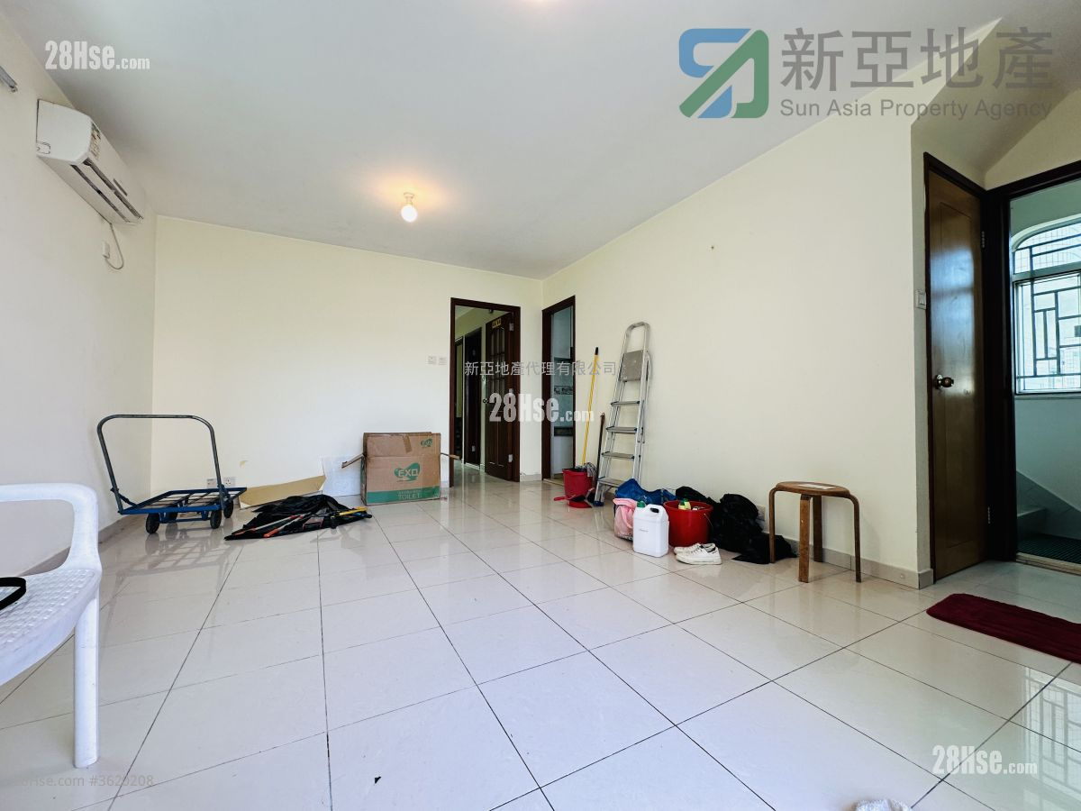 Village Rental 3 Bedrooms , 2 Bathrooms Village Rental 3 Bedrooms , 2 Bathrooms