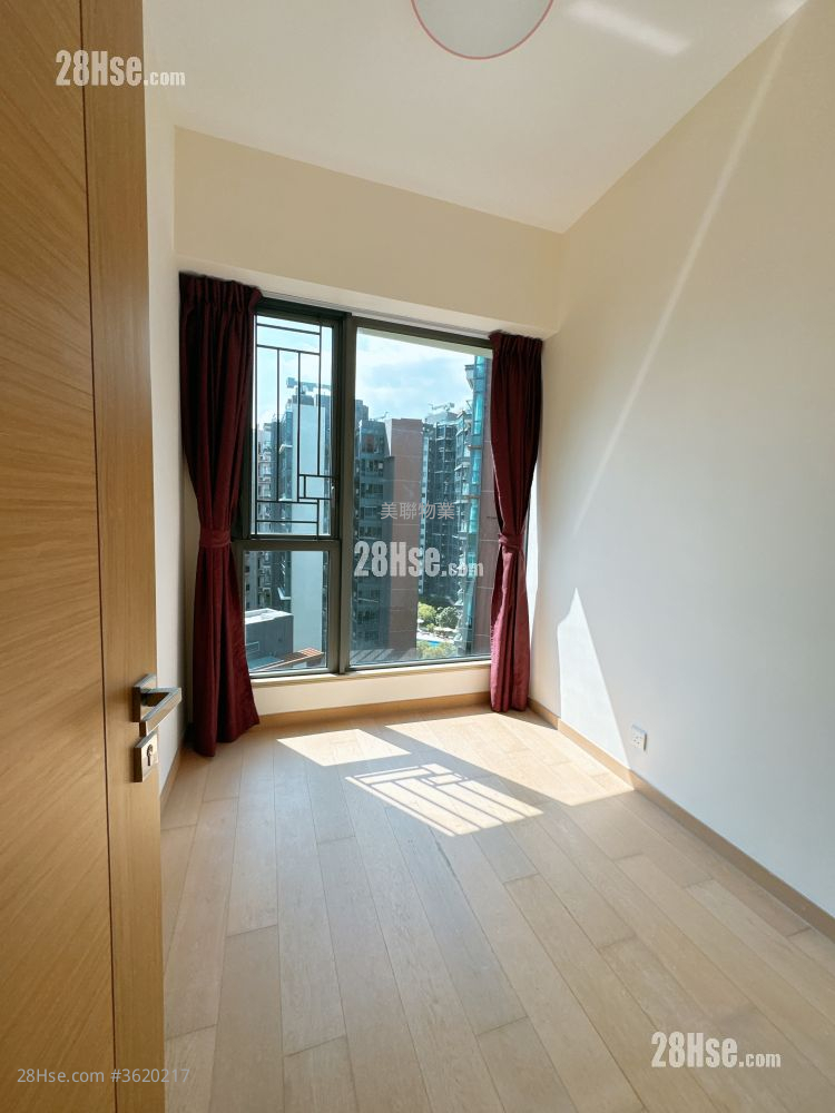 The Bloomsway Rental 1,377 ft² The Bloomsway Rental 1,377 ft²