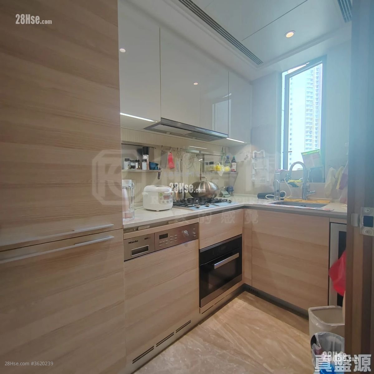 One Homantin Rental 2 Bedrooms , 1 Bathroom 491 ft² One Homantin Rental 2 Bedrooms , 1 Bathroom 491 ft²