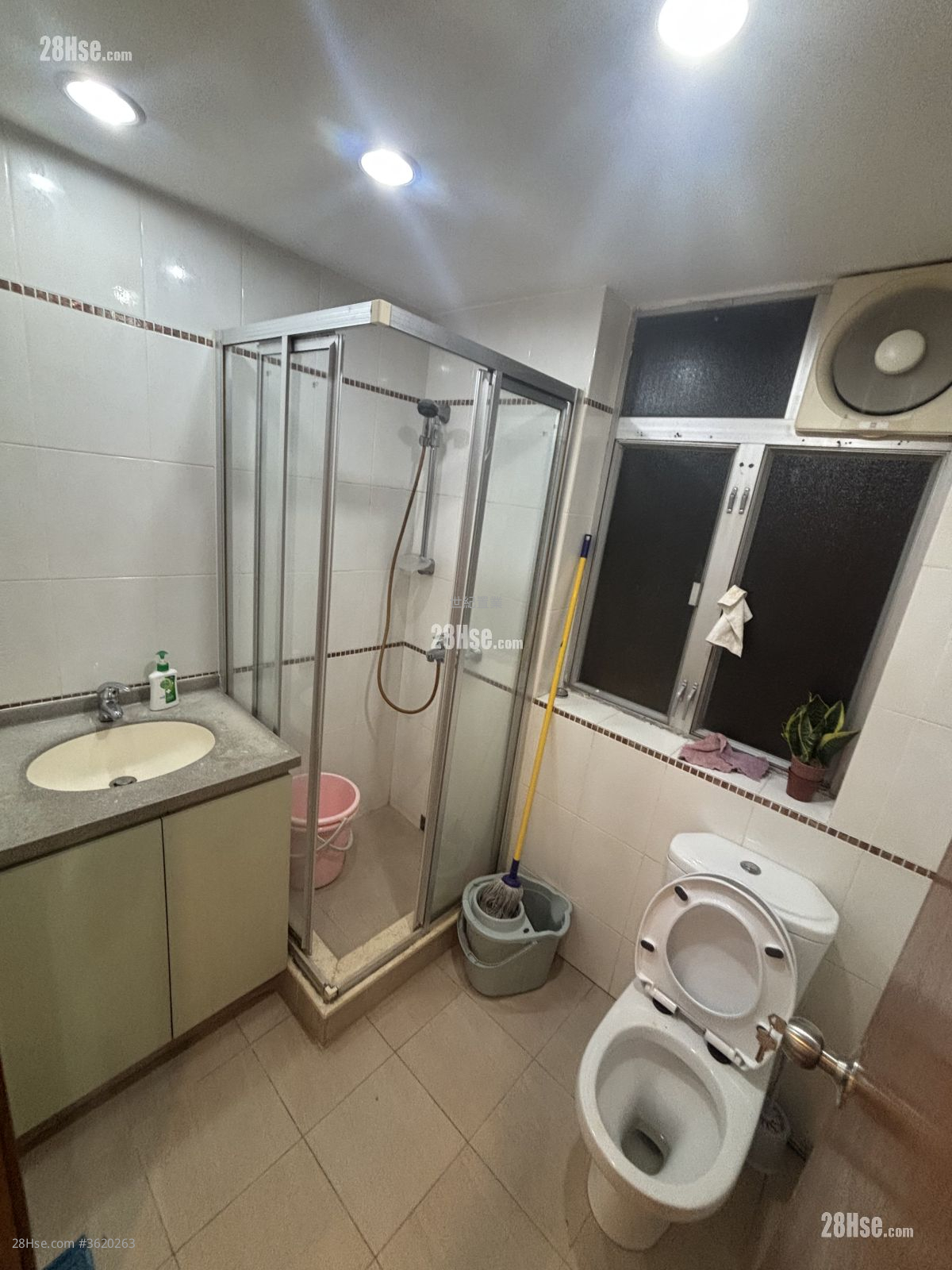Apartment Rental 2 Bathrooms 670 ft² Apartment Rental 2 Bathrooms 670 ft²
