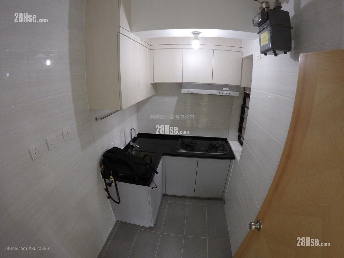Scenery Court Sell 2 Bedrooms , 1 Bathroom 379 ft² Scenery Court Sell 2 Bedrooms , 1 Bathroom 379 ft²