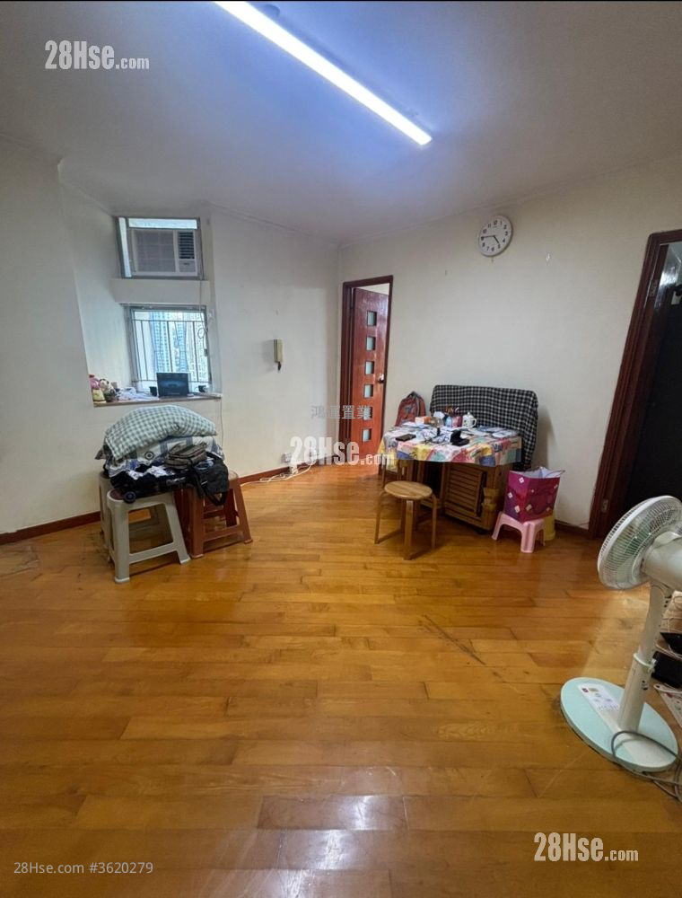 Yuk Ming Court Sell 2 Bedrooms , 1 Bathroom 438 ft² Yuk Ming Court Sell 2 Bedrooms , 1 Bathroom 438 ft²