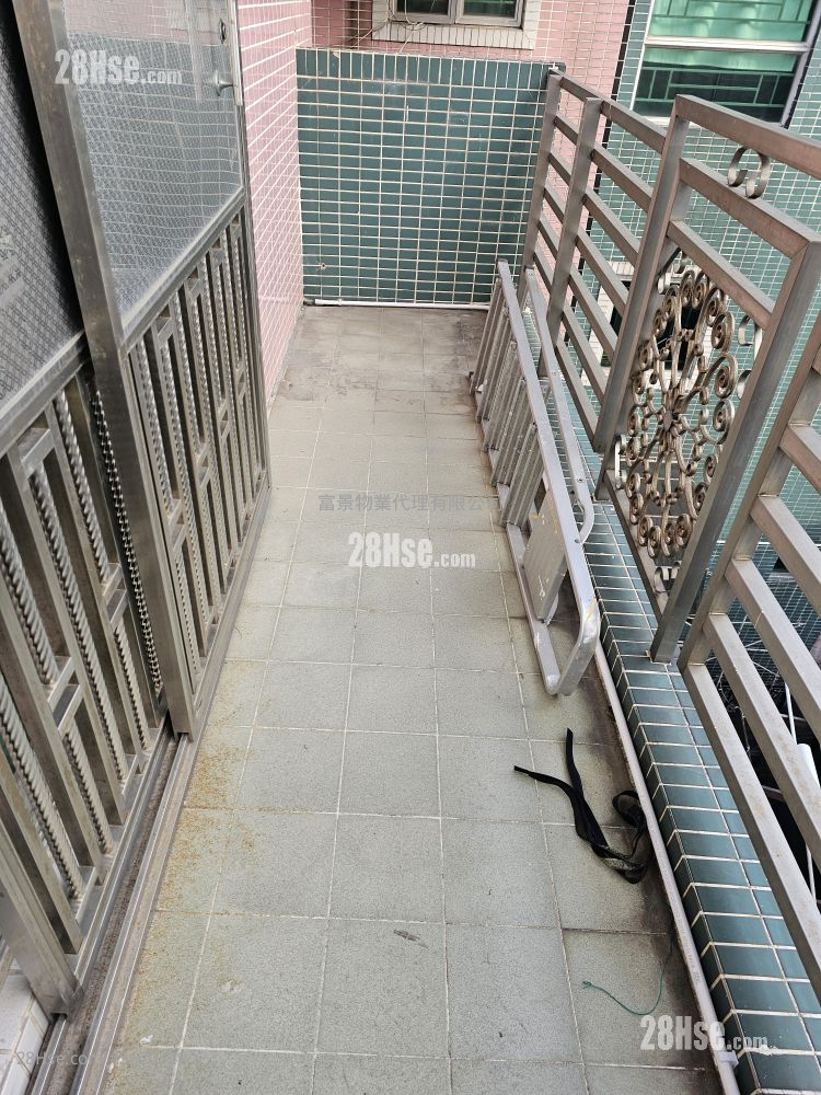 Village Rental 3 Bedrooms , 1 Bathroom 653 ft² Village Rental 3 Bedrooms , 1 Bathroom 653 ft²