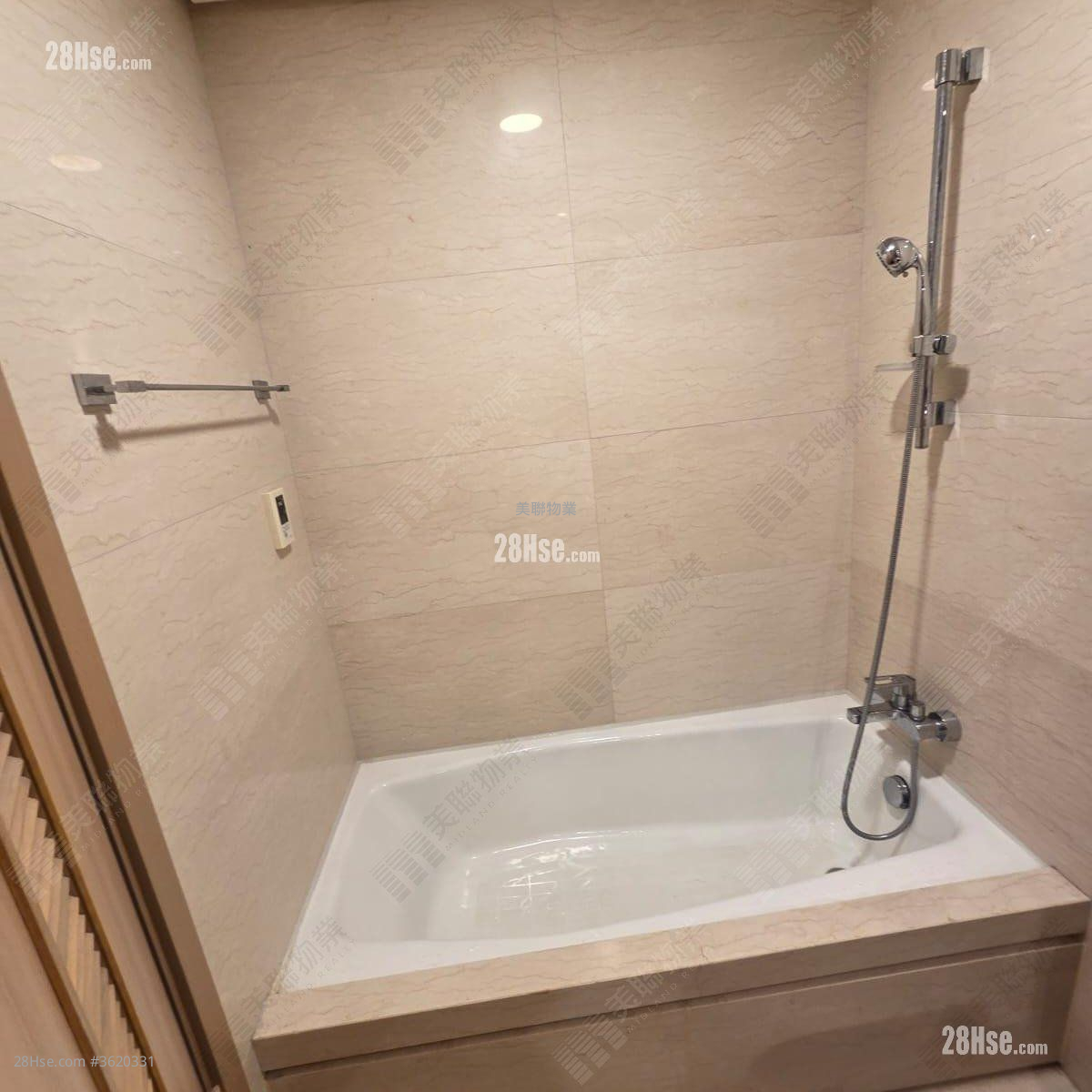 The Riverpark Rental 3 Bedrooms , 2 Bathrooms 826 ft² The Riverpark Rental 3 Bedrooms , 2 Bathrooms 826 ft²