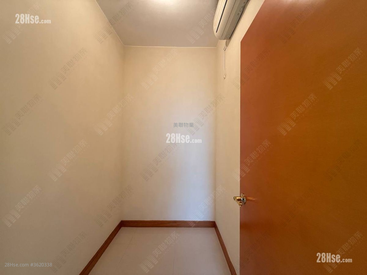 Lake Silver Sell 3 Bedrooms , 2 Bathrooms 762 ft² Lake Silver Sell 3 Bedrooms , 2 Bathrooms 762 ft²