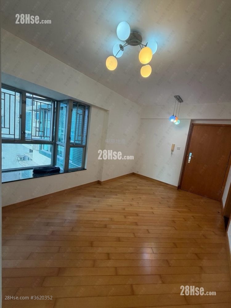 Yoho Town Sell 2 Bedrooms 393 ft²