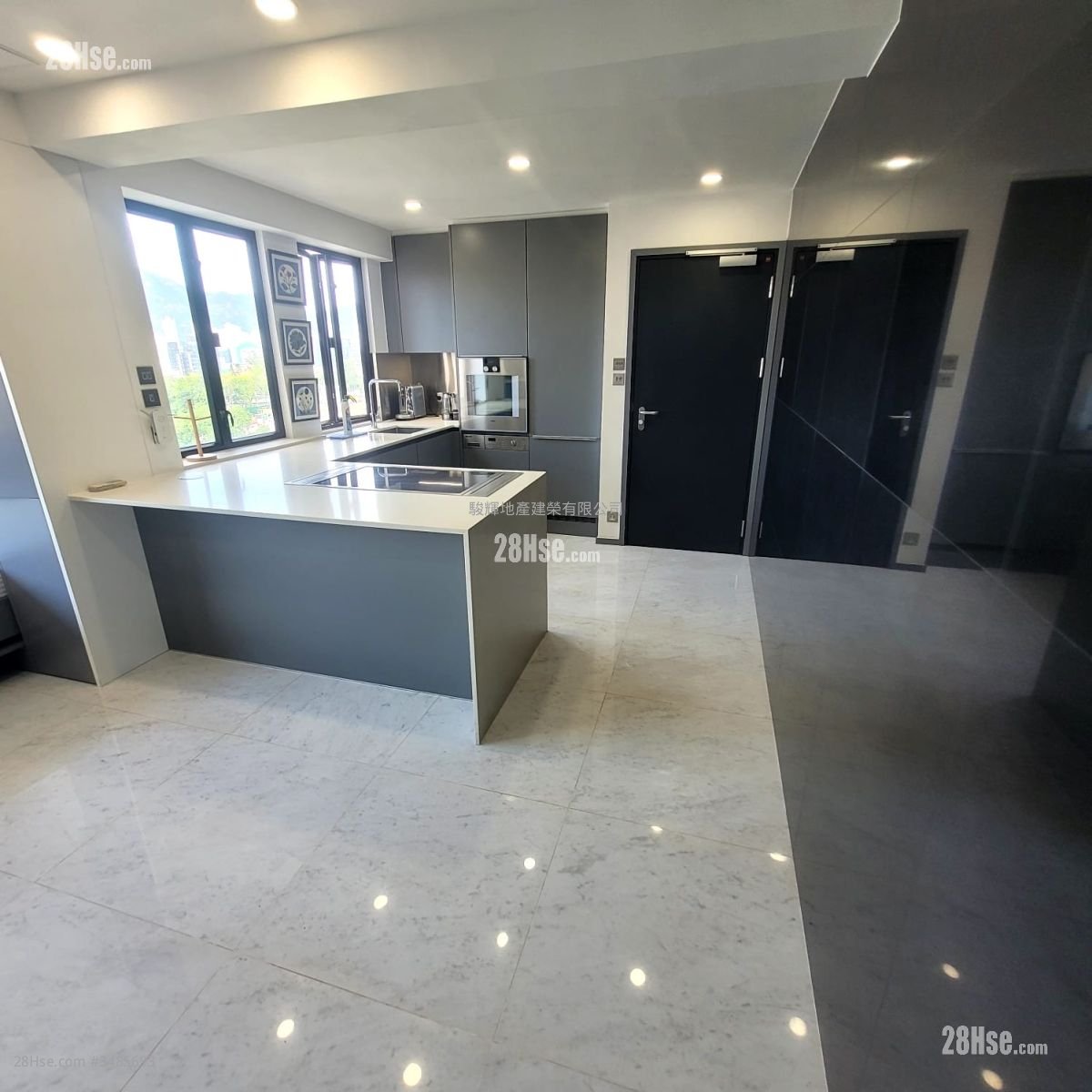 Sunshine Building Rental Studio 461 ft² Sunshine Building Rental Studio 461 ft²