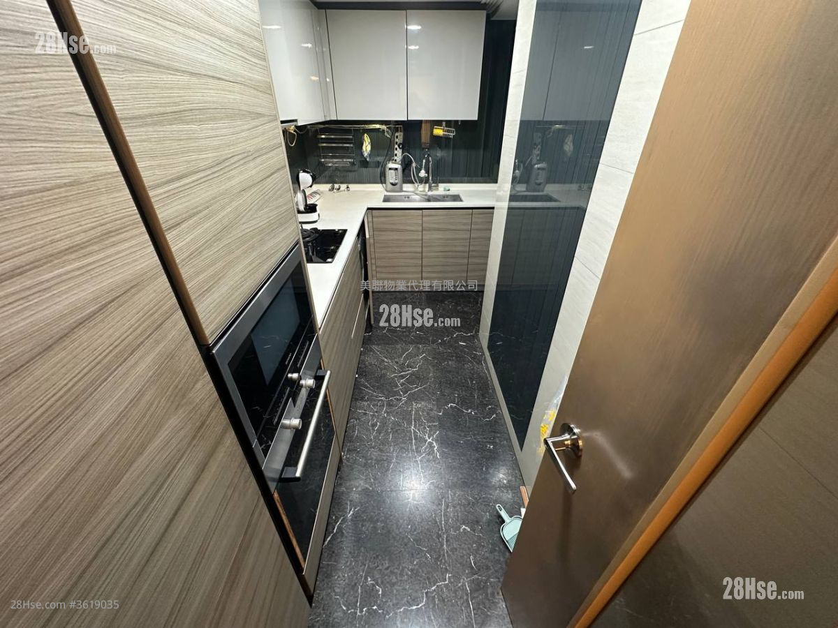 The Riverpark Rental 826 ft² The Riverpark Rental 826 ft²