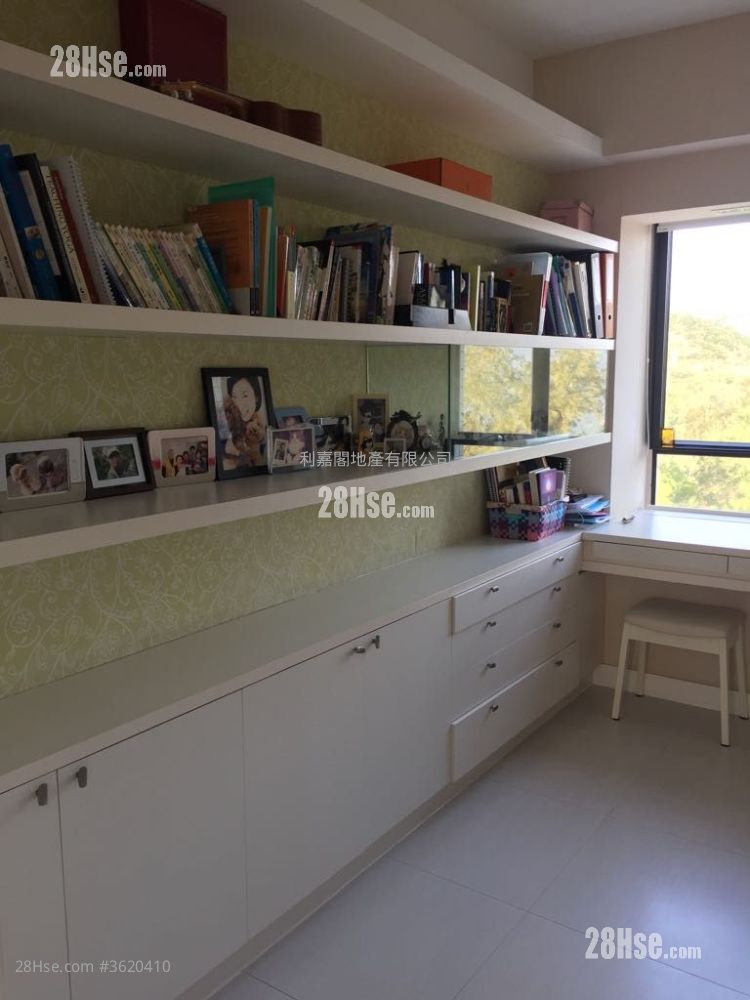 Greenwood Terrace Sell 3 Bedrooms , 2 Bathrooms 882 ft² Greenwood Terrace Sell 3 Bedrooms , 2 Bathrooms 882 ft²