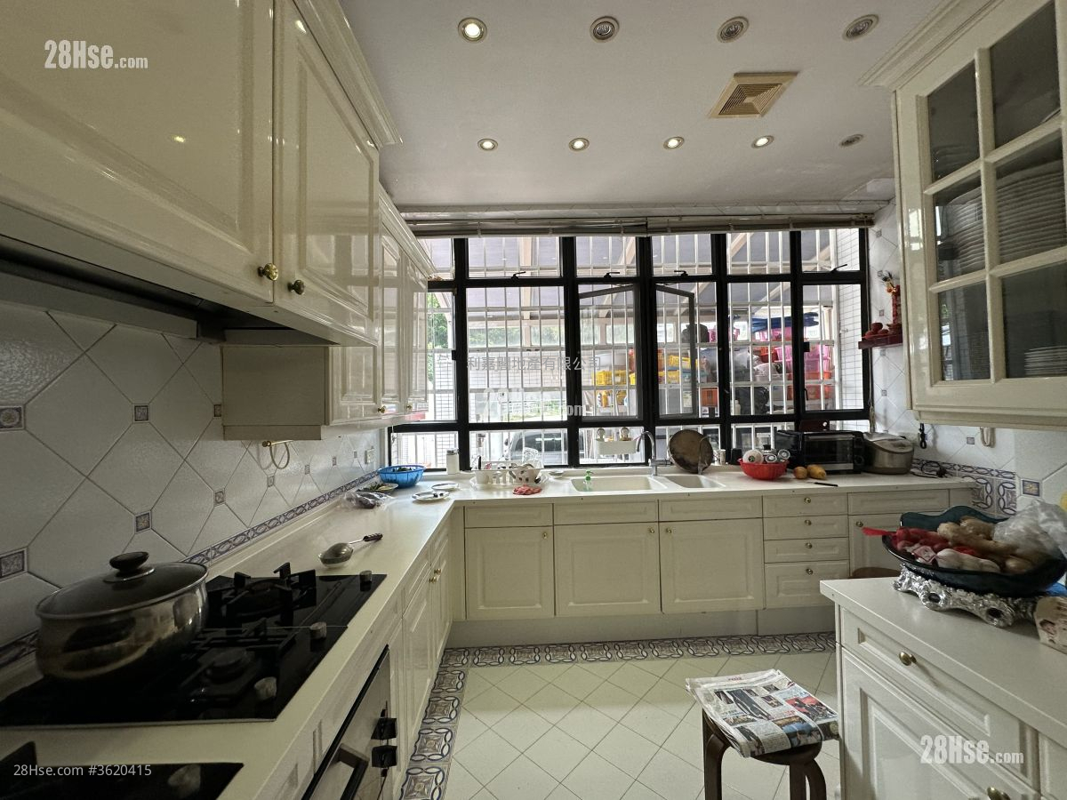 Greenwood Terrace Sell 3 Bedrooms , 3 Bathrooms 1,692 ft² Greenwood Terrace Sell 3 Bedrooms , 3 Bathrooms 1,692 ft²