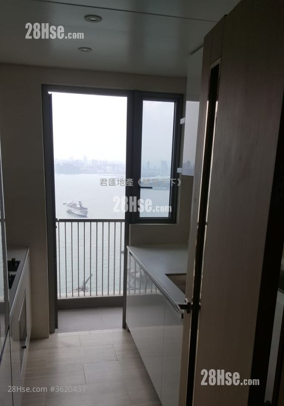 Peninsula East Rental 3 Bedrooms , 2 Bathrooms 869 ft² Peninsula East Rental 3 Bedrooms , 2 Bathrooms 869 ft²